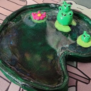 Lilypad Frog trinket dish Please read full description image 6