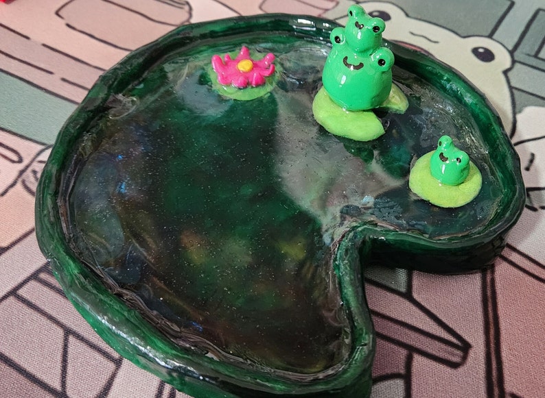 Lilypad Frog trinket dish Please read full description image 6