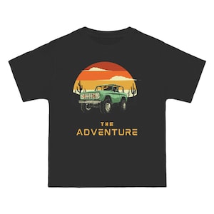 冒険をテーマにした半袖Tシャツ