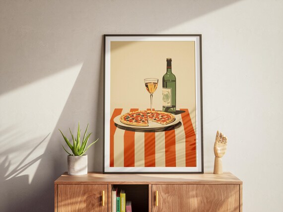 Pizza mit Wein Poster | Minimalistische Retro Kunst Beige | Italienische Küche Bild | Esszimmer oder Restaurantdeko | Food Art Print