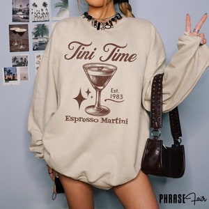 Tini Time Espresso Martini Distressed Sweatshirt - Unisex Heavy Blend™ Crewneck