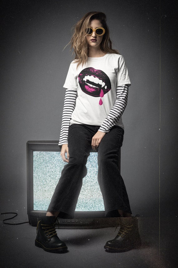 Vampire Fangs Tee - Retro Vampire Lips T-shirts - Abstract Halloween Shirts
