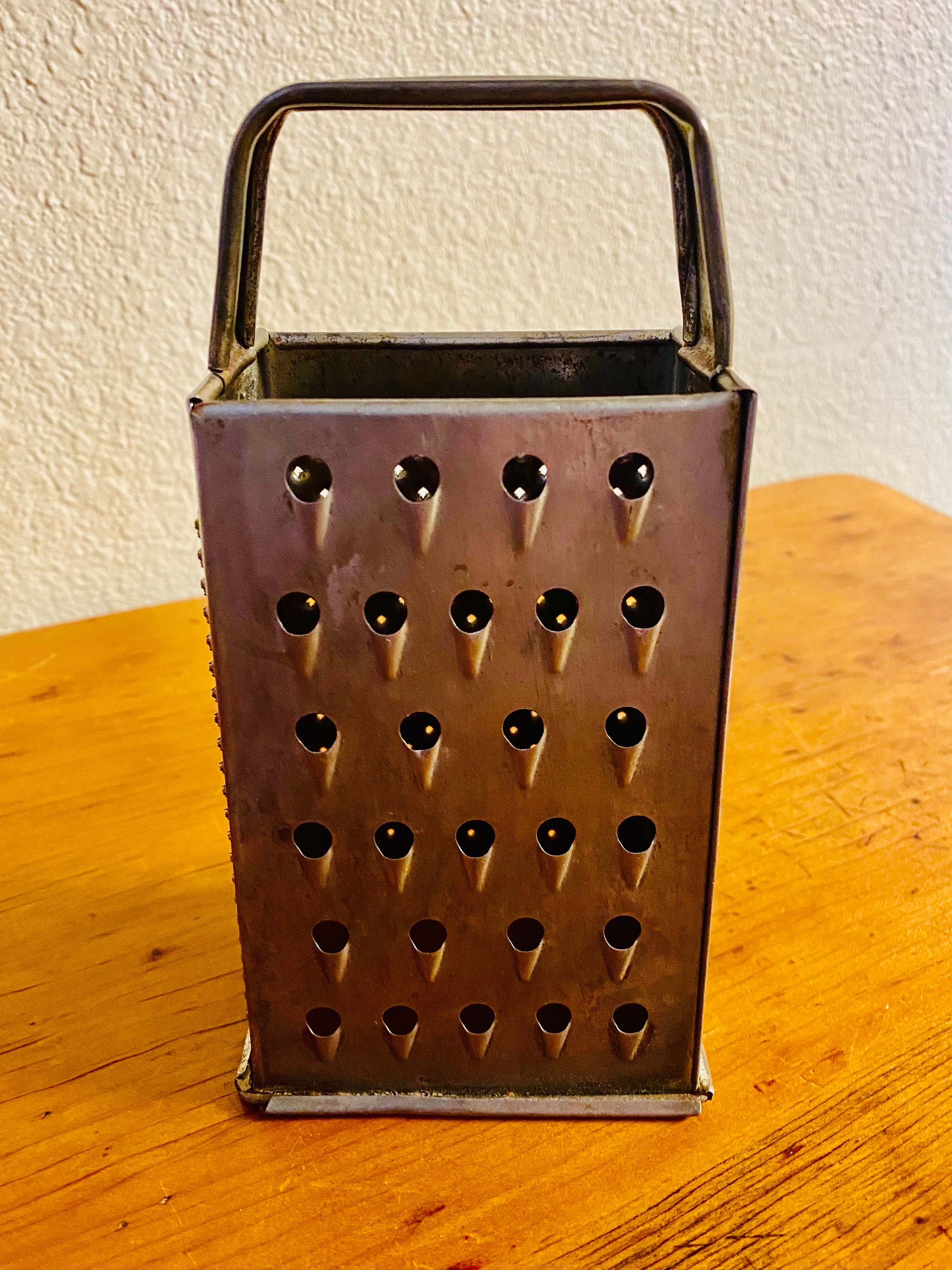 Lot 3 VTG Bromwell's ++ Cheese Box Graters Hand Kitchen Zetters