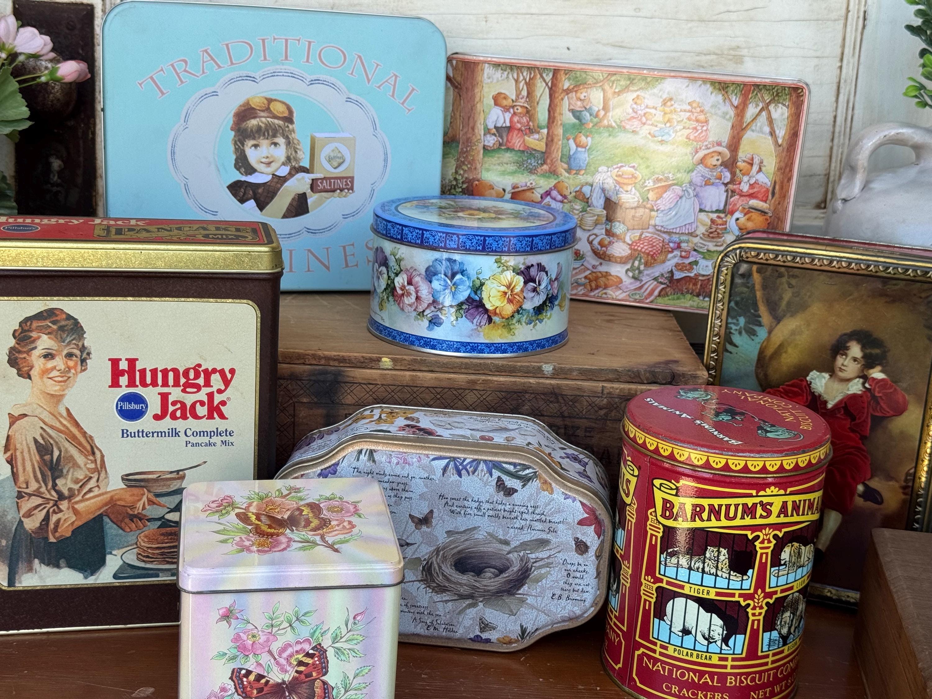 1970s Saltine Tin - Etsy