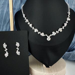 Bridal Jewelry set Bridesmaid Jewelry Wedding Jewelry Bridal Necklace Earrings set Drop Necklace and Earrings set Rhinestone Jewelry set