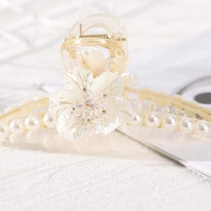 Hair Claw Clip, Pearl Hair Claw, Bow Hair Claw, Flower Hair Claw, Hair Accessories for Women, Cute Hair Claw Clip, Floral Hair Claw