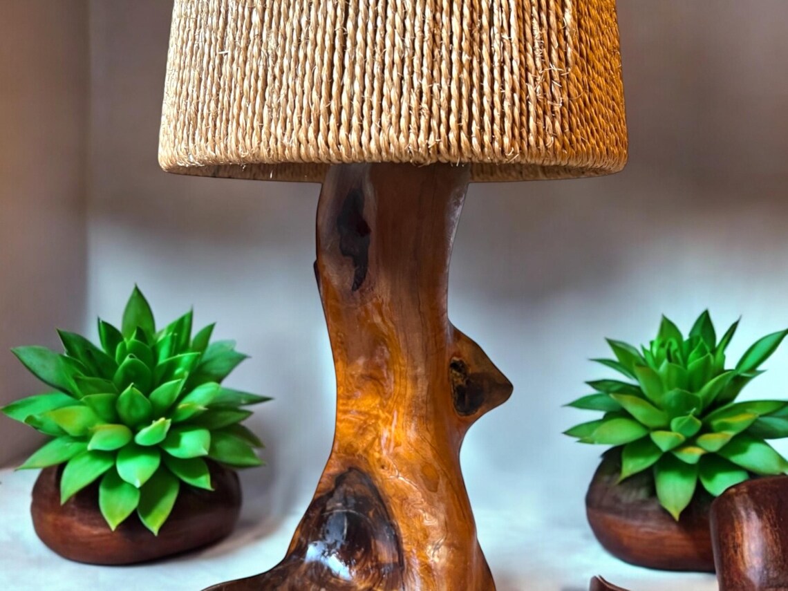 Vintage Olive Wood Table Lamp with Woven Linen Shade, Rustic Tree Trunk Bedside Light, Mediterranean Boho Decor, 1980s, foto 4 di 5
