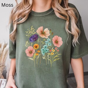 Comfort Colors® Boho Cottagecore Tshirt, Wildflowers T shirt, Vintage Pressed Flowers Shirt, Botanical Floral Tee, Gift for Gardener, Floral