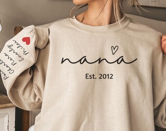 Personalized Nana Sweatshirt, Nana Est Year With Kidnames Hoodie, Minimalist Grandma Sweater, Gift For Mom,Cute Nana Sweatshirt Gift