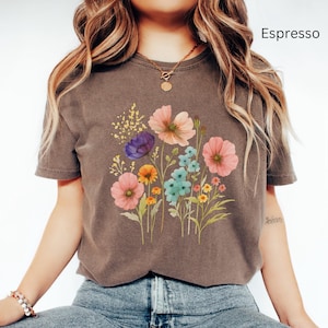 Comfort Colors® Boho Cottagecore Tshirt, Wildflowers T shirt, Vintage Pressed Flowers Shirt, Botanical Floral Tee, Gift for Gardener, Floral