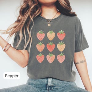 Cute Strawberries Shirt, Strawberry Tshirt, Summer Shirt, Cottagecore Berries Tshirt, Strawberry Aesthetic, Botanical Garden Tshirt Women