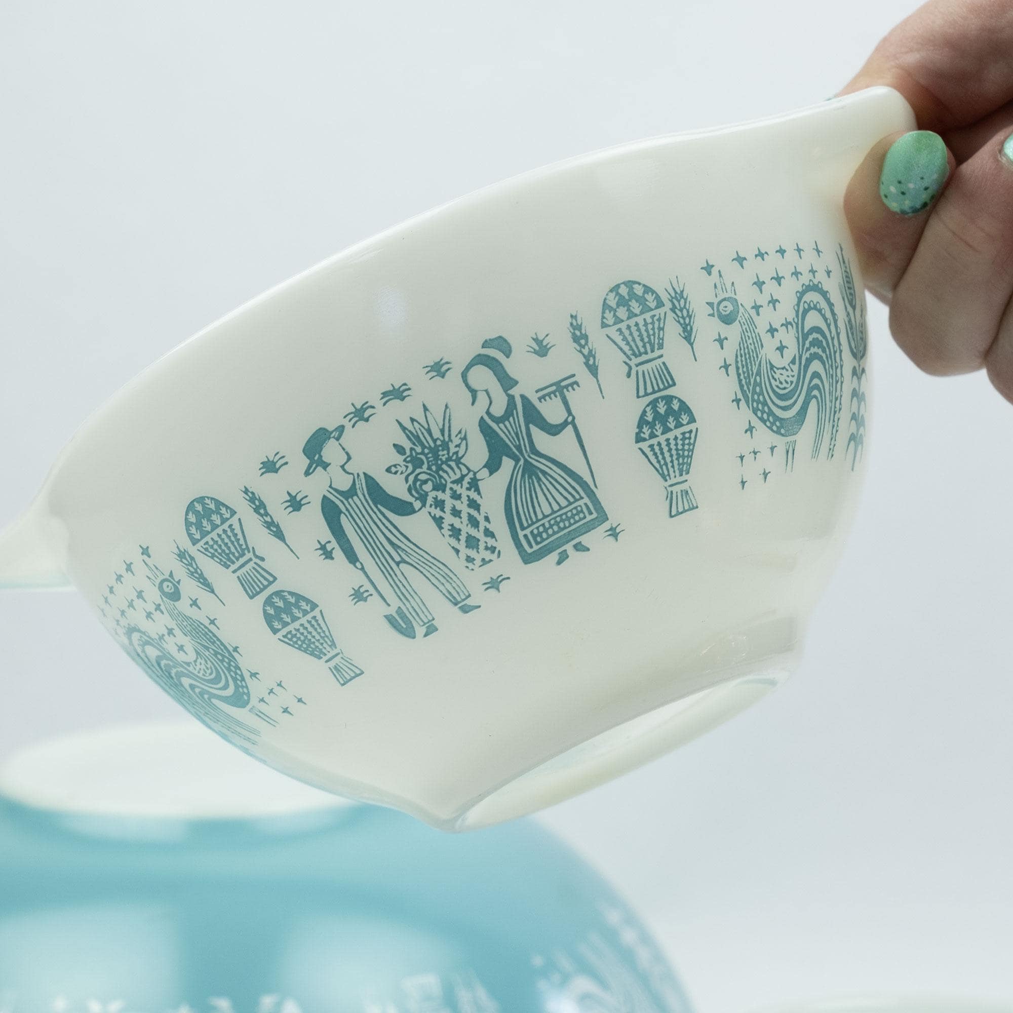 Vintage Pyrex Amish Butterprint Turquoise & White Nest 4
