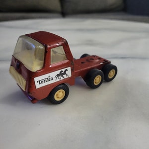 Vintage 1970s Tonka Horse Truck