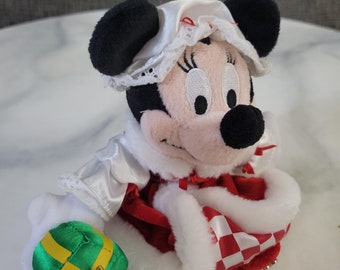 Vintage 2002 Disney Theme PArks Exclusive Holiday Minnie Plush