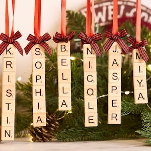 Ornamento de nome de letra scrabble personalizado, ornamento de natal, presente atemporal, ornamento de azulejo, feriado, presentes de aniversário, natal 2023