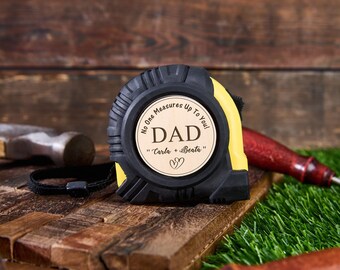 Ruban à mesurer gravé personnalisé Personne ne mesure le cadeau pour les hommes Cadeaux de grand-père Cadeau de Saint-Valentin pour le petit ami Cadeau d’anniversaire pour homme pour lui