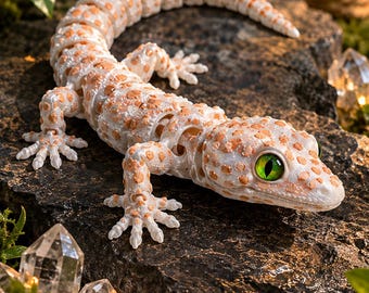 Articulated 3D Printed Gecko Toy: Flexible Spotted Reptile Desk Decor