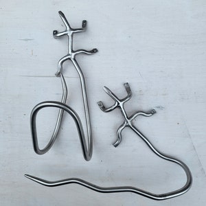 Set of 2 lizards garden hose holder & garden tools holder stainless steel