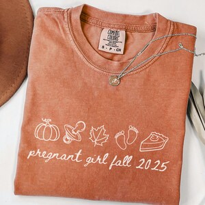 Pregnant Fall Shirt Sweatshirt, Pregnancy Reveal Tee, Autumn Maternity Crewneck, Mom To Be Top, Thanksgiving Baby Announcement, Fall Tshirt