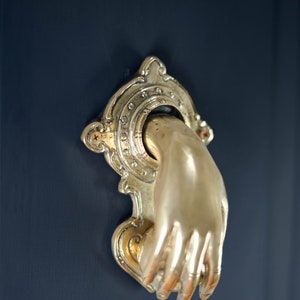 Exquisite door knockers, not just practical but also perfect for home adornment. Crafted with precision, they add a touch of elegance, making them ideal gifts for loved ones.