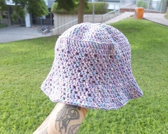 Sombrero de pescador tejido a crochet para verano, hecho a mano, color morado marino.