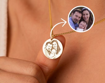 Collar de retrato familiar grabado en oro de 14k, collar de fotos familiar personalizado, collar conmemorativo, regalo del Día de la Madre para mamá, joyería de recuerdo