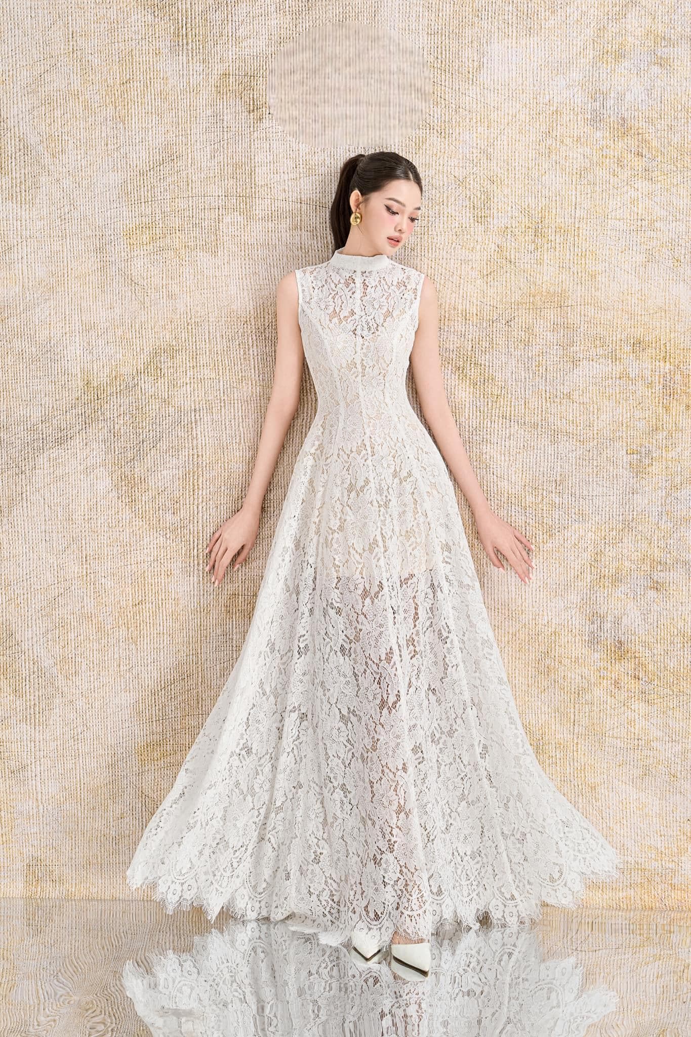 white lace mock neck dress As Is Lace Long Sleeve Mock Neck Wedding Dress