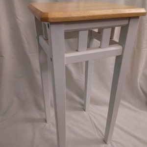 Decorative Hardwood End Table/Stand