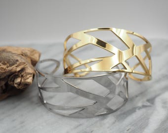 Women Bracelet Cuff - Stainless steel in Gold color - Elegant Bracelet for women - Impressive Gift for Women, Demure Gift Her, Gift for Mom