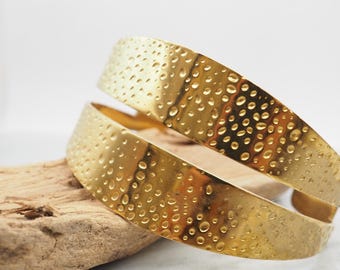 Women Bracelet Cuff - Stainless steel in Gold color - Large Bracelet for women - Gift for Women - Gift for Her - Gift for Mom