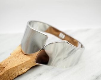Cuff Bracelet for Women- Stainless steel in Silver color - Large Bracelet for women - Gift for Women - Gift for Her