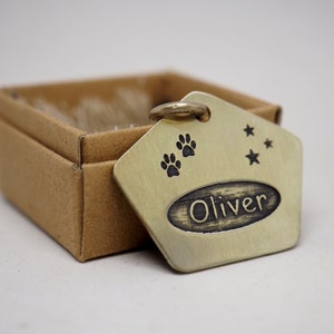Medaglietta identificativa per cani, Targhetta personalizzata con il nome del cane, Medaglietta identificativa per animali domestici fatta a mano, Nome del cane, Medaglietta personalizzata per cani, Medaglietta fatta a mano, Medaglietta retrò per animali domestici, Medaglietta da regalo per collare