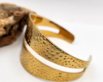 Women Bracelet Cuff - Stainless steel in Silver color - Large Bracelet for women - Gift for Women - Gift for Her - Gift for Mom