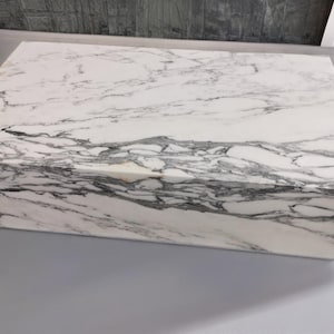 Arabescato marble coffee table-90x50x25cm-tavolino moderno in arabescato-Table basse en arabescato -table de salon moderne-tavolino da caffè image 3