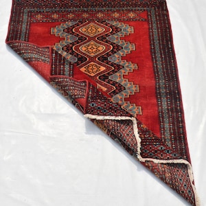 2x4 carpet, red rug,  vintage rug, living room rug, bedroom rug, handwoven carpet, doormat rug, office rug. 112cm x 79cm , 3.7 x 2.6&#39;&#39;ft