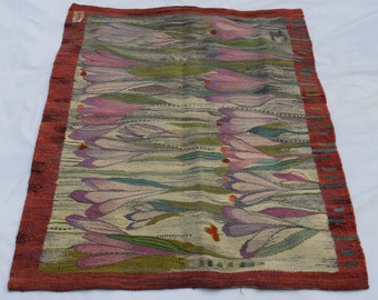 A beautiful small accent rug, distressed rug, colorful rug, 4x3 rug, decorative rug. 120 cm x 87 cm / 3.9 x 2.9 '' ft