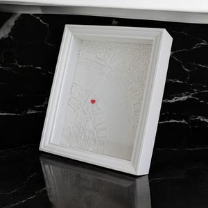 Plan de la ville personnalisé imprimé en 3D dans un cadre | Cadeau unique avec emplacement coeur | Moyenne