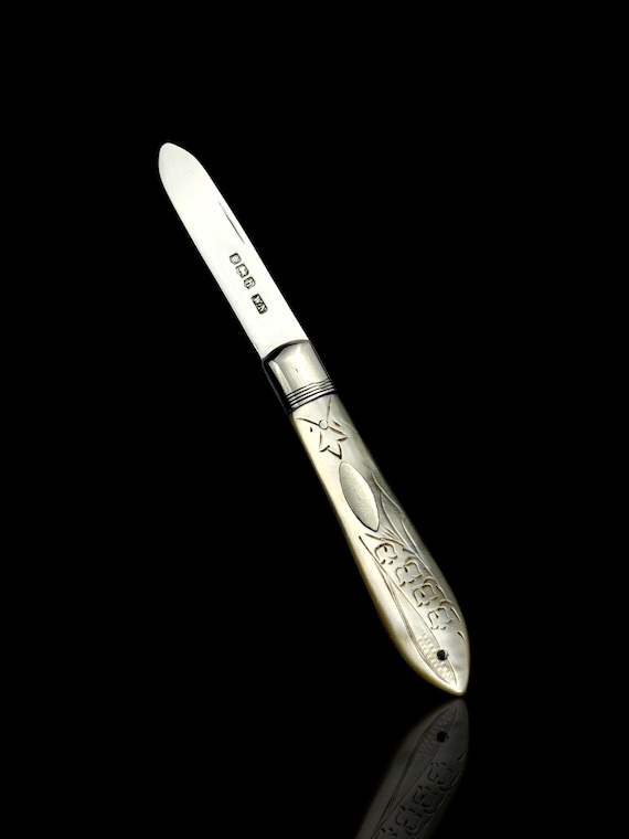 Antique Pocket Knife. 1925, Mother of Pearl and Sterling Silver.