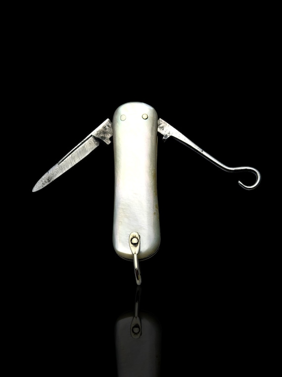 Vintage Pocket Knife Key Ring. Early 19th Century. Mother of Pearl and Sterling Silver