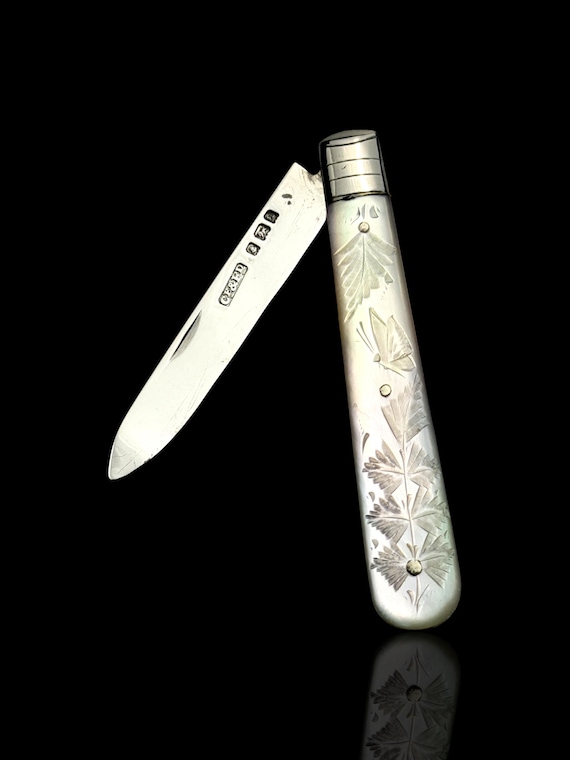Antique Pocket Knife. 1900, Mother of Pearl and Sterling Silver.