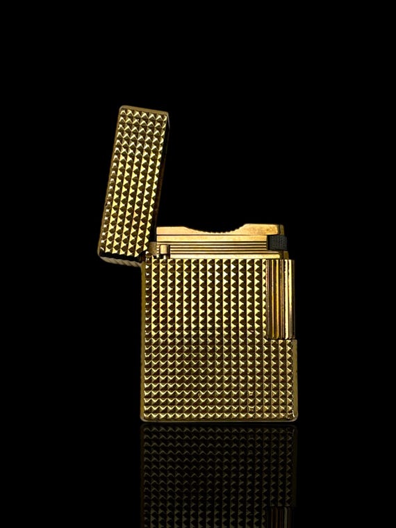 Fully restored gold plate vintage gas ligher by S.T.Dupont. Made in France. Cased.