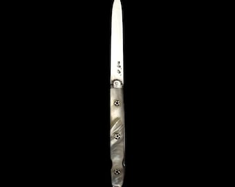 Navaja de bolsillo antigua francesa de nácar, con hojas de plata y acero, siglo XIX.