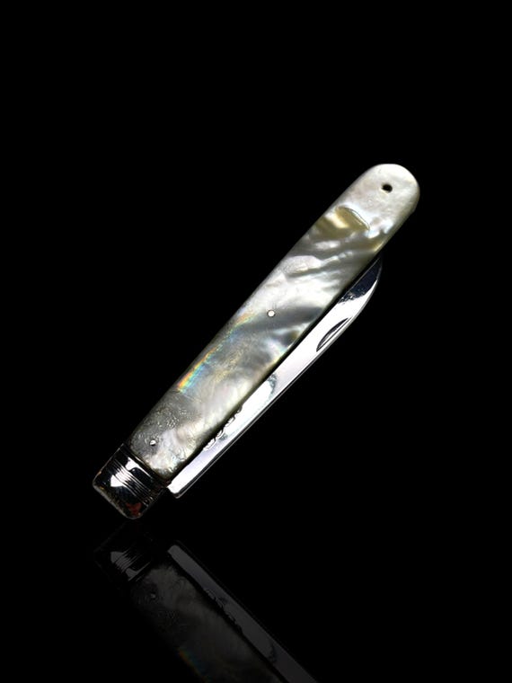 Antique Pocket Knife: 1829, Maker Unknown. Mother of Pearl and Stirling Silver. Cased.