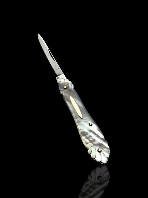 Vintage Pocket Knife. Early 19th Century, Mother of Pearl and Sterling Silver