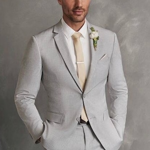Men Custom Classy Two Piece Light Grey Men&#39;s Suit For Wedding, Engagement, Anniversary, Prom, Groom Wear And Grooms Men