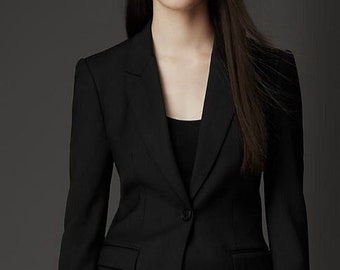 Schwarzer Damen Zweiteiler: Blazer und Hose für die Arbeit