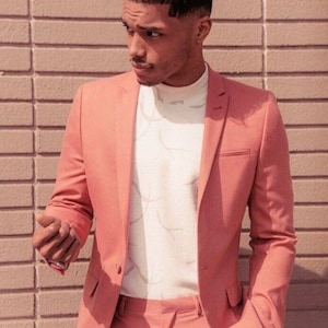 Traje elegante de dos piezas color melocotón para hombre, ideal para bodas, compromisos, aniversarios, graduaciones, trajes de novio y trajes de novio ajustados.