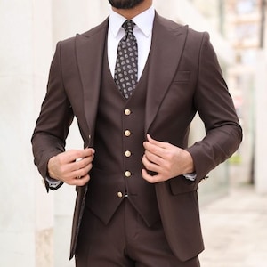 Herrenanzug Slim Fit Trendiger dreiteiliger brauner Herrenanzug für Hochzeit, Verlobung, Jahrestag, Abschlussball, Bräutigammode und GroomsMen Suit Slim Fits