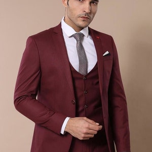 Stylish Designer Three Piece Burgundy Men Suit for Wedding, Engagement, Anniversary, Prom, wear and Grooms Men Suit Slim Fits, Party wear