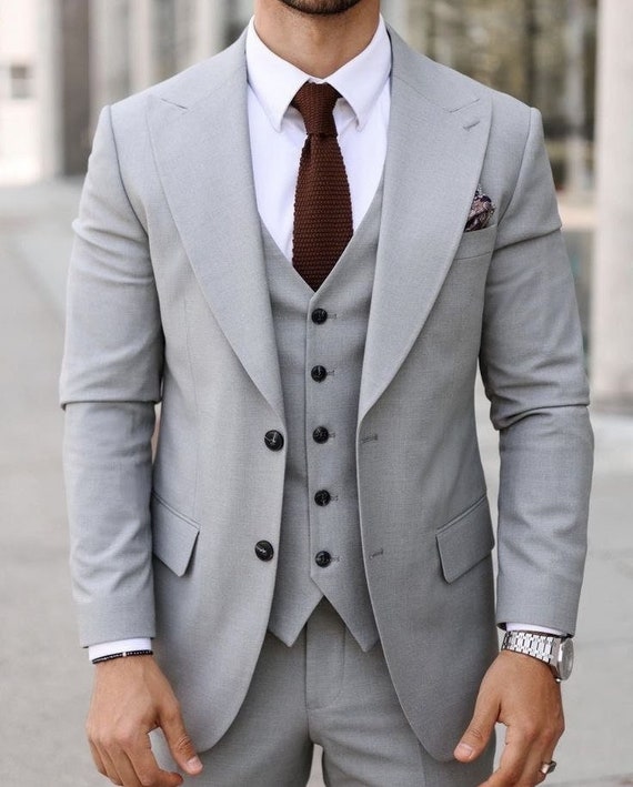 Traje gris de hombre para boda hotsell
